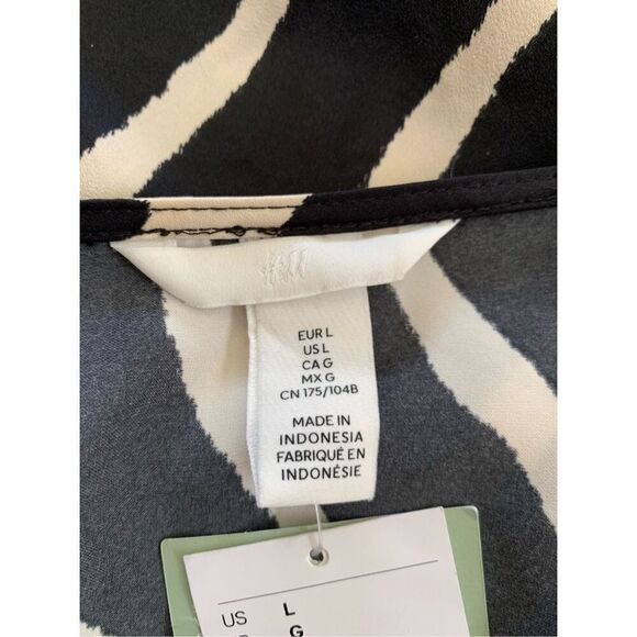 H&M Satin Front Wrap Zebra Print Dress Black, Size L - Picture 7 of 10
